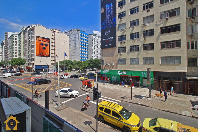 Apartamento Amplo de 2 quartos em Copacabana