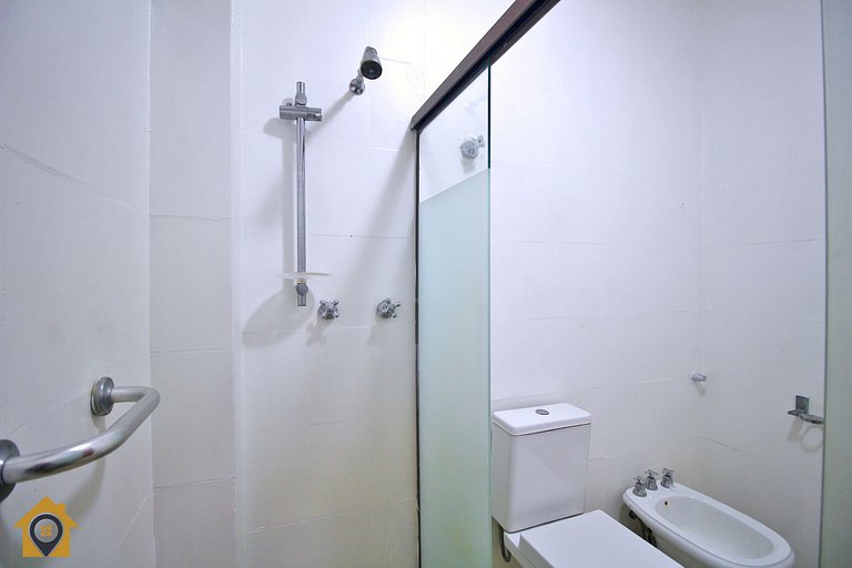 Apartamento Amplo de 2 quartos em Copacabana