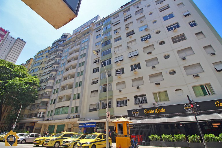 Apartamento Amplo de 2 quartos em Copacabana
