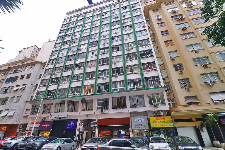 Studio Simples e Funcional c/ Vista Mar