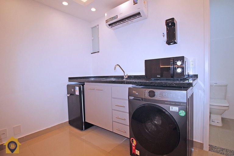 Studio Completo na Quadra da Praia p/ 4 Pessoas