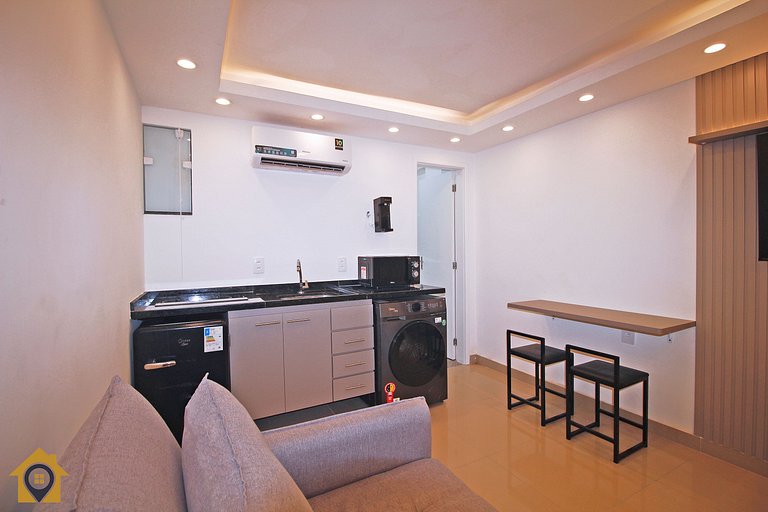 Studio Completo na Quadra da Praia p/ 4 Pessoas