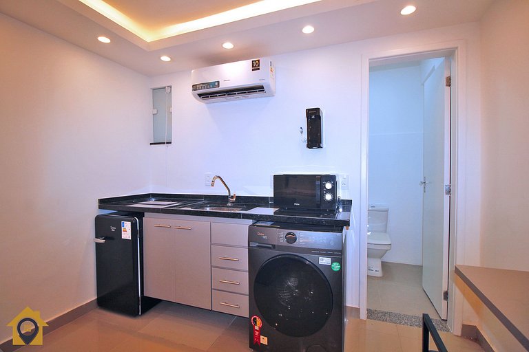 Studio Completo na Quadra da Praia p/ 4 Pessoas