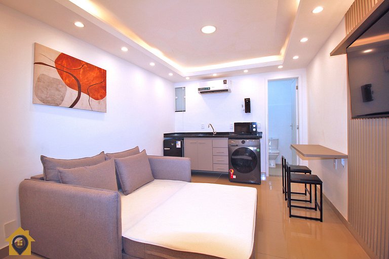 Studio Completo na Quadra da Praia p/ 4 Pessoas