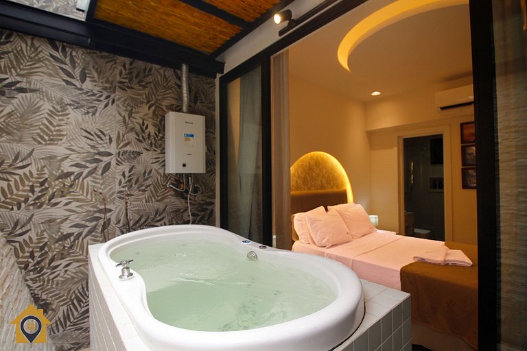 Luxuoso Quarto e Sala com Jacuzzi e Churrasqueira
