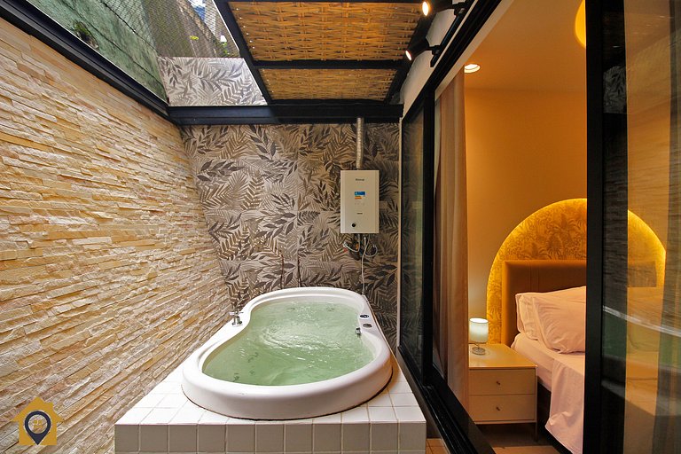 Luxuoso Quarto e Sala com Jacuzzi e Churrasqueira