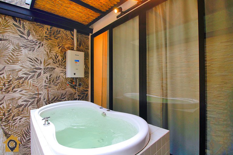Luxuoso Quarto e Sala com Jacuzzi e Churrasqueira