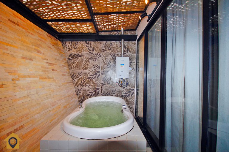 Luxuoso Quarto e Sala com Jacuzzi e Churrasqueira