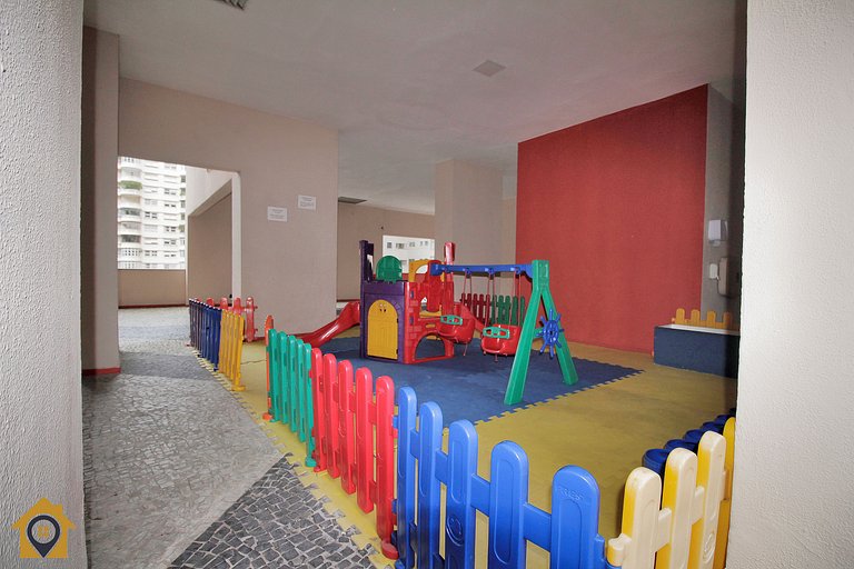 Leme: Prédio com Garagem a 300 m da Praia